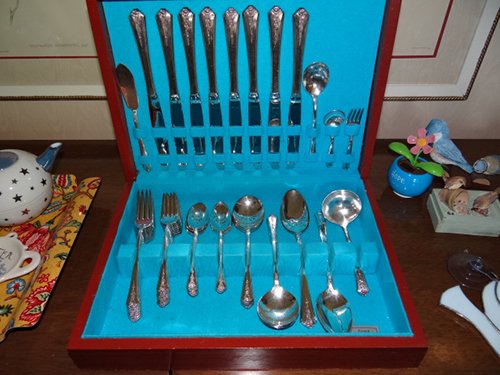 Property photo 98 - Personal Property Auction, Furniture, Glassware, Pictures, Kitchen Appliances, Household, Fishing Gear, Vintage Cameras, Electronics, Toys, Games